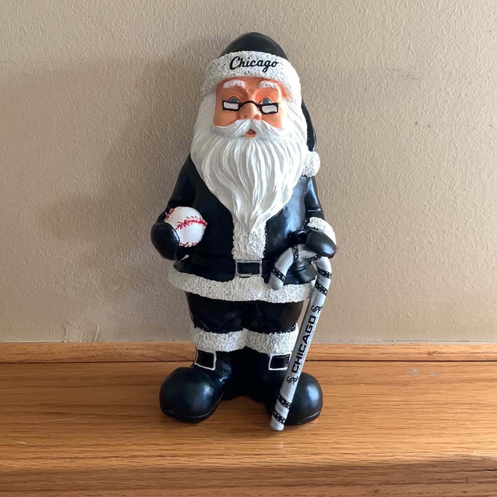 White Sox Santa statue MLB